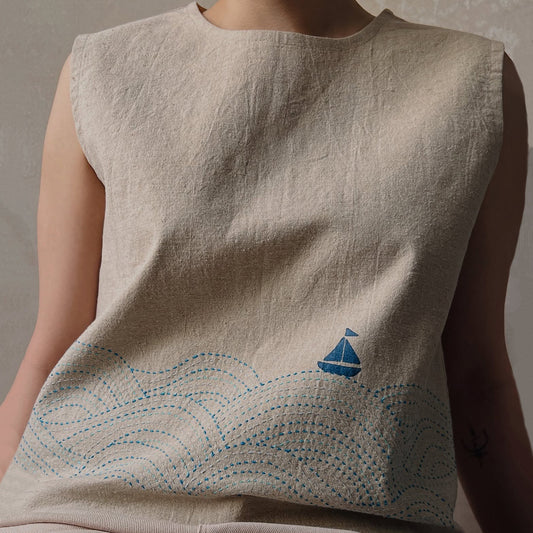Women's Sailboat And Waves Embroidery Art Sleeveless Tank Top